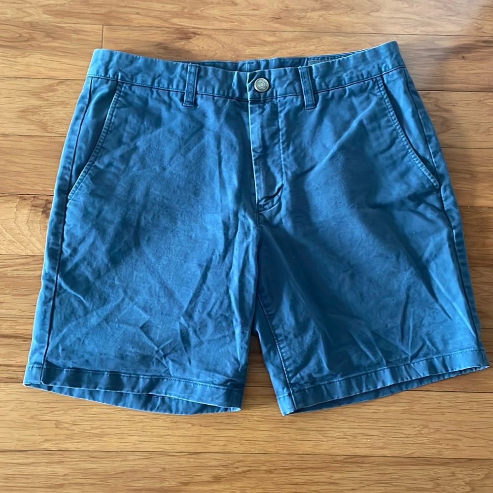 Men's Bonobos 7 inch inseam Blue Chino Shorts
Waist Size 31
